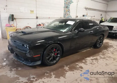 2022 Dodge Challenger Gt z USA, uszkodzony, nr VIN 2C3CDZJG2NH181613